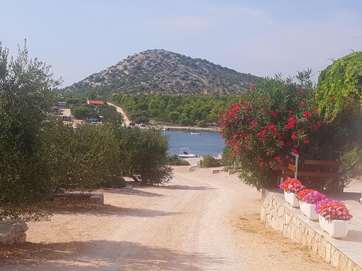 Eden Lady Mobile Home, Croatia, 德拉格 外观 照片